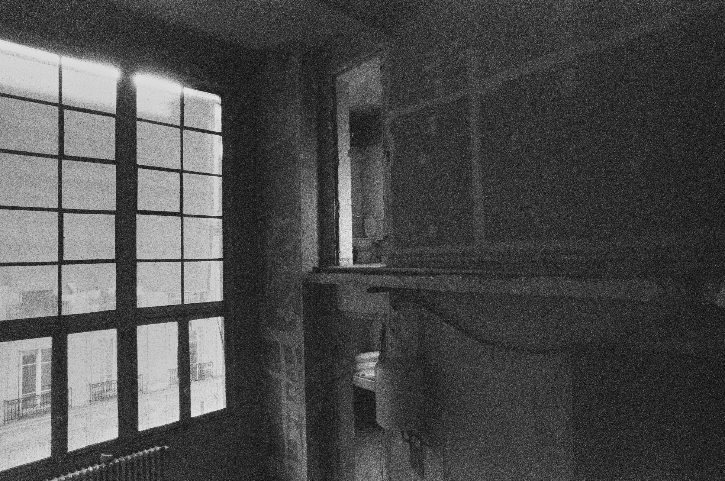 Chantier, verrière vue depuis l’intérieur